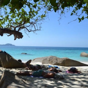 Perhentian. No filter. Na een snorrelsessie op het strand chillen