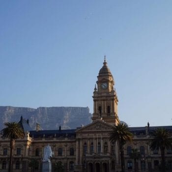 Stadhuis met de Tafelberg