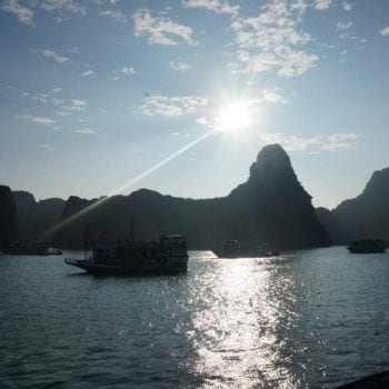 Andere boten bij Halong bay