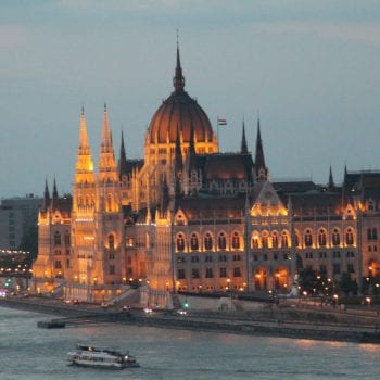 Buda gezien vanaf Pest!