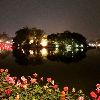 Hoan Kiem Lake 