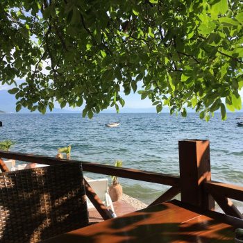terrasje aan het meer in Ohrid
