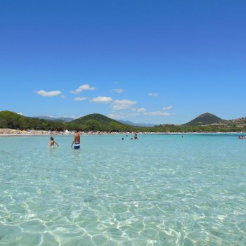 Een strand op Corsica