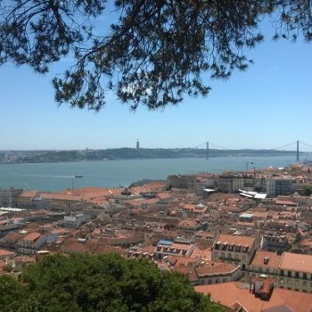Uitzicht van een van de vele uitzichtingspunten in Lissabon