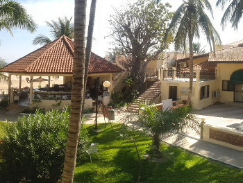 Uitzicht vanuit mijn hotelkamer, op het goudgele strand