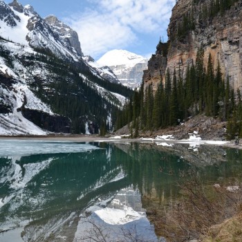 Lake Louise, half bevroren