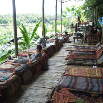 Relaxen aan de rivier