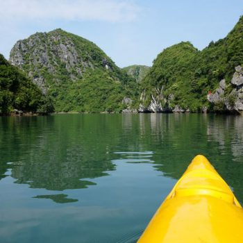 Kano door Ha Long Bay