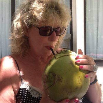 Een "kleine" verfrissing! Young coconut.