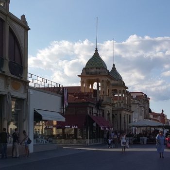Pisa di Marina, Na de beruchte scheve toren te hebben gezien,zijn we naar de kust gereden. Heerlijke omgeving. 