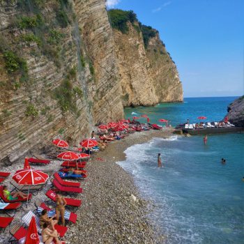 Hawaii Beach bij Budva