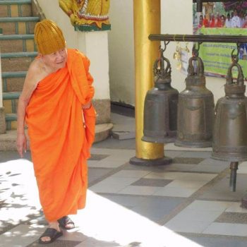 Monnik bij de Doi Suthep in Chiang Mai 