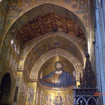 interieur kerk Mon Reale