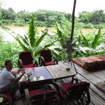 Utopia, ligbedjes en zicht op de rivier