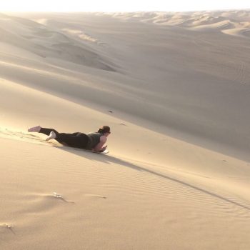 Sandboarden Huacachina