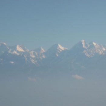 de eerste zonnestralen op de Himalaya