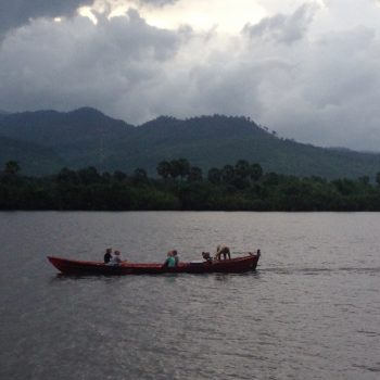 Op de rivier in Kampot