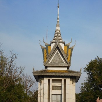 Gedenktoren Killing Fields met duizenden schedels van slachtoffers