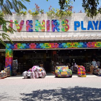 Een van de vele souvenirshops