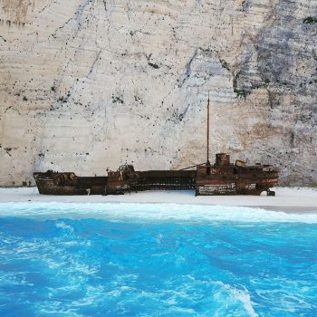 Shipwreck beach vanaf de boot gezien 