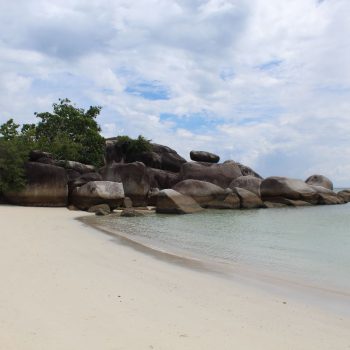 Tanjun Tingli beach