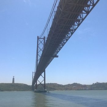 Ponte 25 de Abril en Cristo Rei in Lissabon