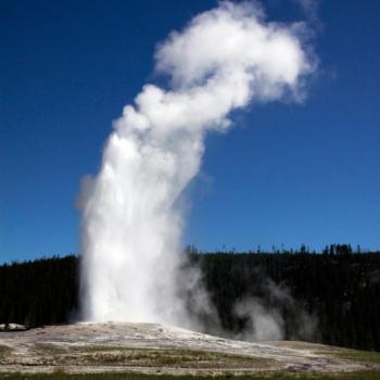 Old Faithful geiser basin is erg indrukwekkend!