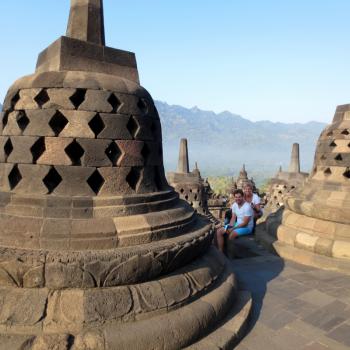 Borobudur bouwwerk vanuit Yogyakarta
