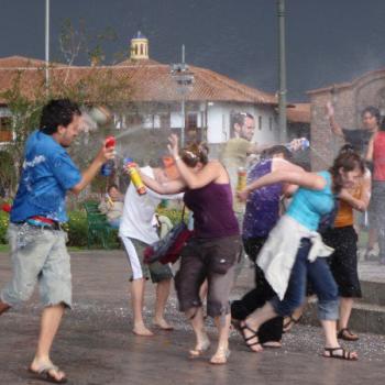 Carnaval in Cusco (water- en schiumgevecht)