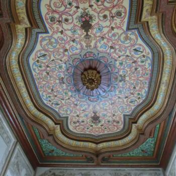 Prachti plafond in het Mozaiekmuseum in Tunis