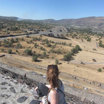 Bovenop de Piramide del Sol
