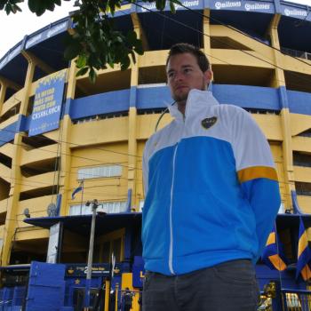 Bij het stadion in de wijk La Boca