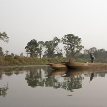 varen over de rapti rivier bij Chitwan