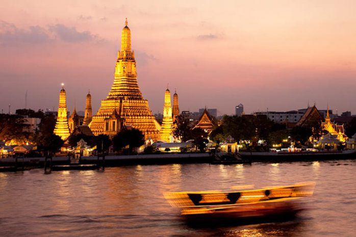 Wat Arun aan de Chao Phraya rivier