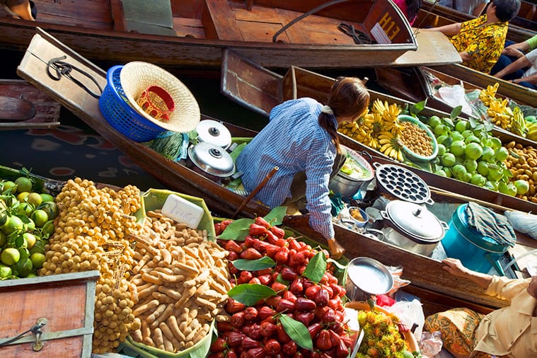 De drijvende markt bij Damnoen Saduak