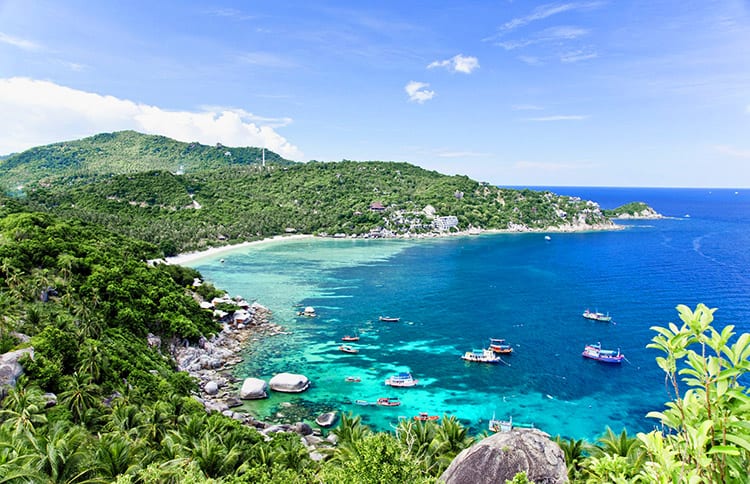 Uitzicht op een van de baaien van Koh Tao