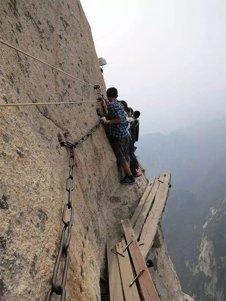 Het doorkruisen van de Death Trail op Mt. Huashan, China
