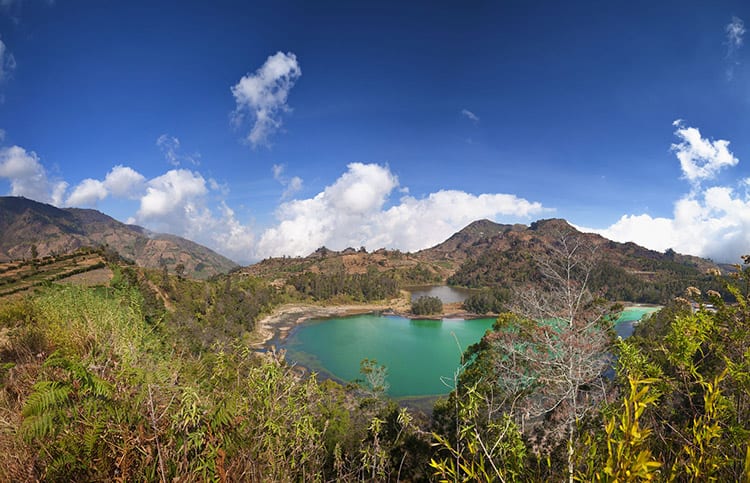 Telaga Wama meer in het Dieng Plateau