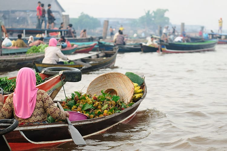 De drijvende markt van Banjarmasin