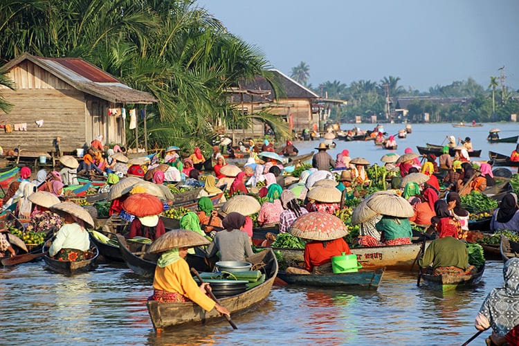 De drijvende markt van Banjarmasin