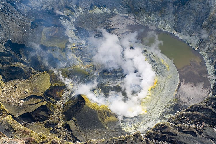 Kratermeer van de Kerinci vulkaan in het Kerinci Seblat National Park
