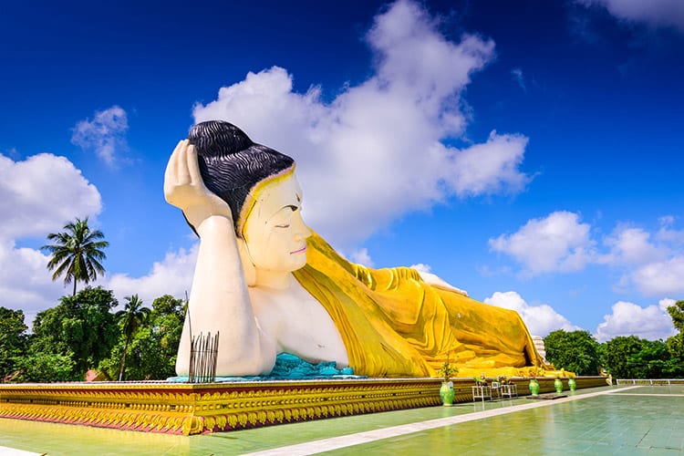 Mya Tha Lyaung liggende Boeddhabeeld