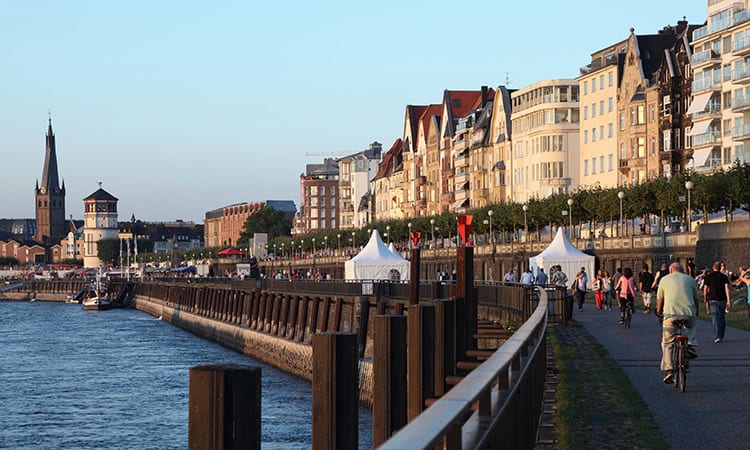 Düsseldorf, Rijnpromenade