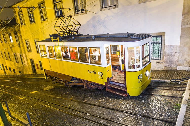 Tram in Lissabon