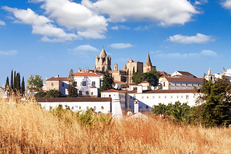 Évora