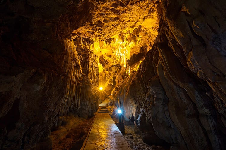Nguom Ngao grotten, Vietnam