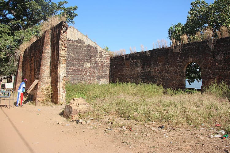 Slavenkamp bij Jajanbureh