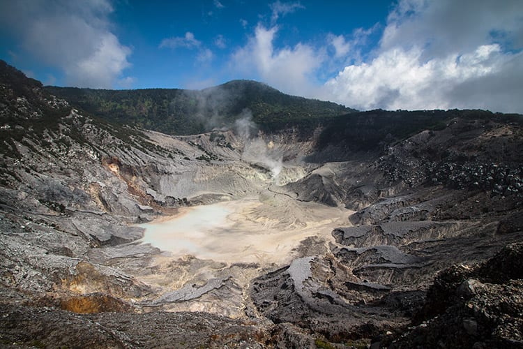 Tangkuban Perahu vulkaan, Bandung