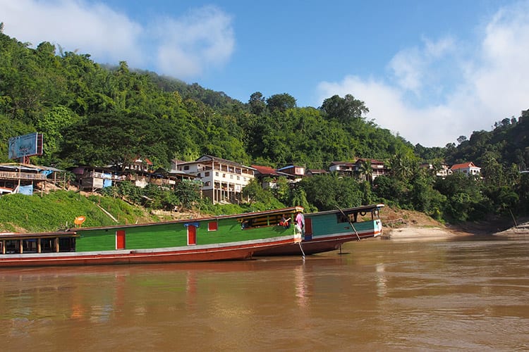 Slow boats bij Pakbeng