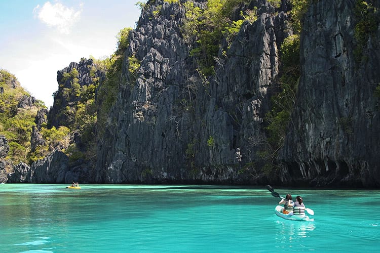 Kanoën bij El Nido